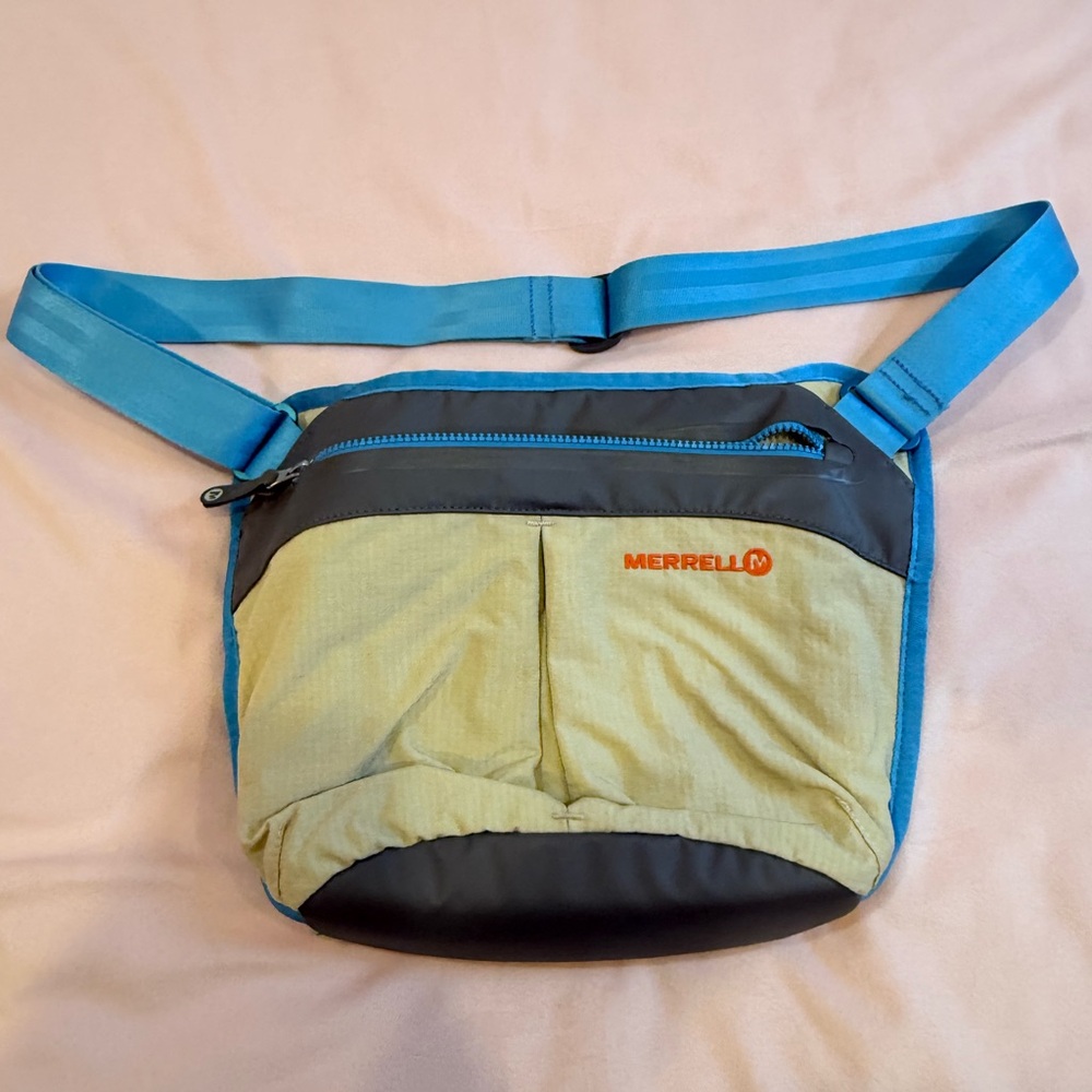 Merrell Blue and Tan Belt Bag
